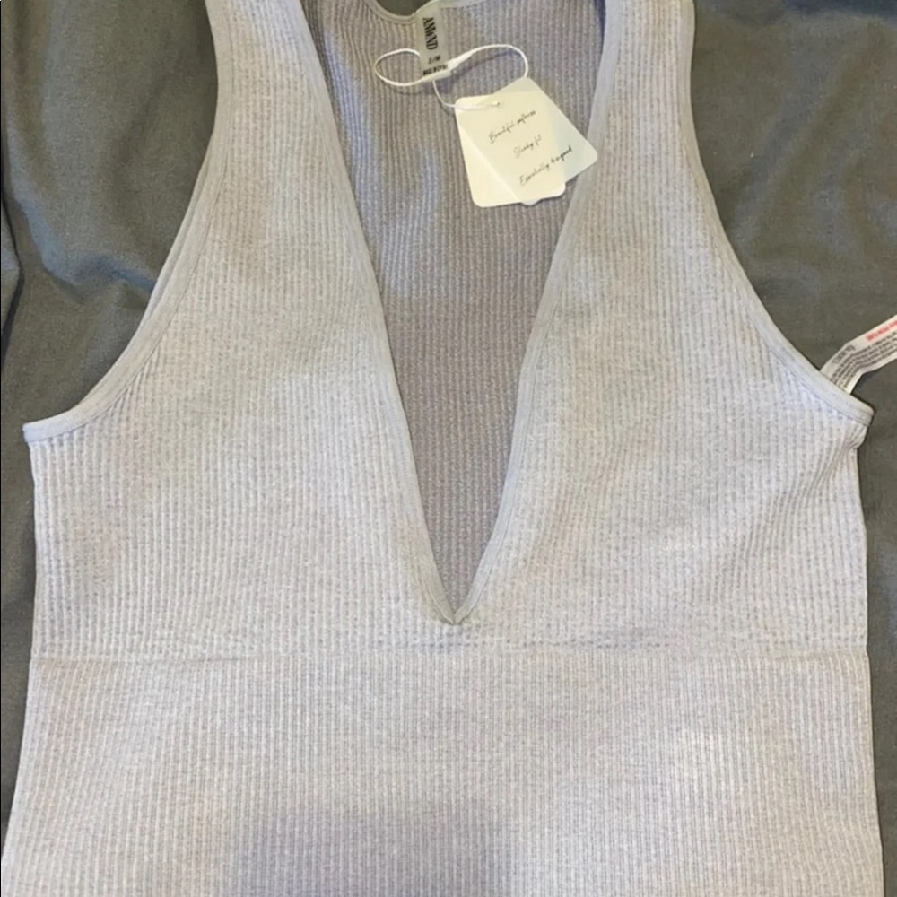 Plunge crop top ribbed NO TAG ON IT like in pic